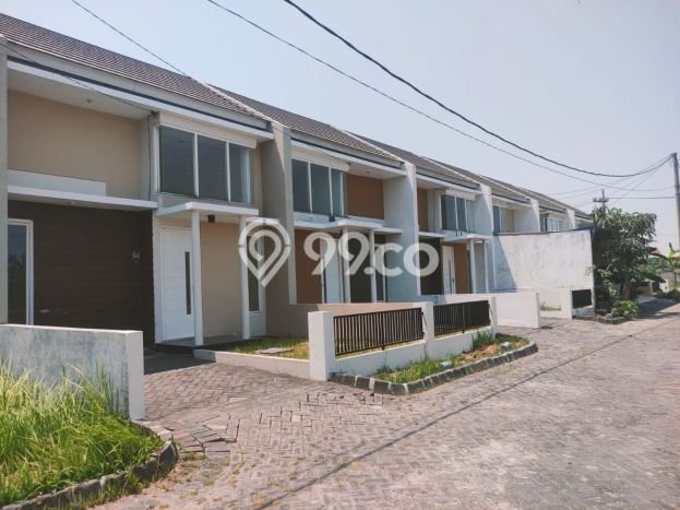 Rumah Sederhana Dijual di Sedati 2 Kamar dengan Luas Tanah 90m2 Rumah Sederhana Dijual di Sedati 2 Kamar dengan Luas Tanah 90m2