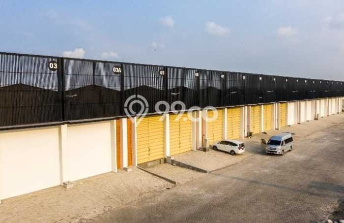 AREA KOMERSIAL! Gudang Kawasan Manyar, Luas 432m2m², Jalan Raya AREA KOMERSIAL! Gudang Kawasan Manyar, Luas 432m2m², Jalan Raya