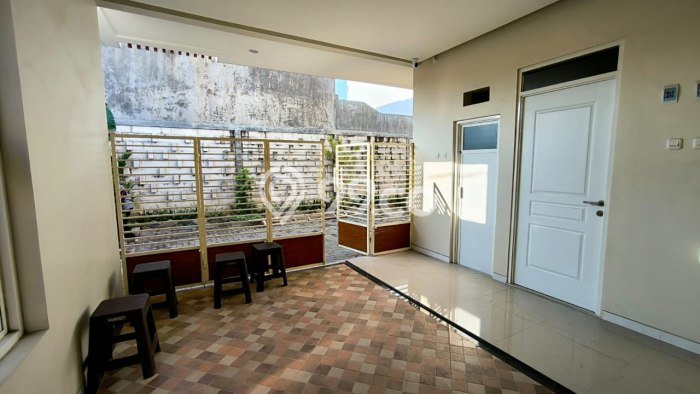 Unit Kost Dijual di Lowokwaru dengan 11 Kamar Tidur & Luas Bangunan 240m2 Unit Kost Dijual di Lowokwaru dengan 11 Kamar Tidur & Luas Bangunan 240m2