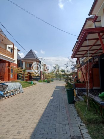 Aset Investasi! Rumah Kost Dijual di Lowokwaru, Malang, 6 KT, 6 KM, Luas 80m2 Aset Investasi! Rumah Kost Dijual di Lowokwaru, Malang, 6 KT, 6 KM, Luas 80m2