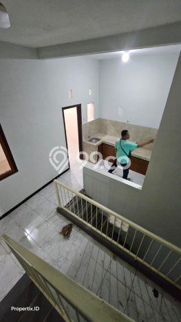 Unit Kost Dijual di Dau dengan 9 Kamar Tidur & Luas Bangunan 180m2 Unit Kost Dijual di Dau dengan 9 Kamar Tidur & Luas Bangunan 180m2