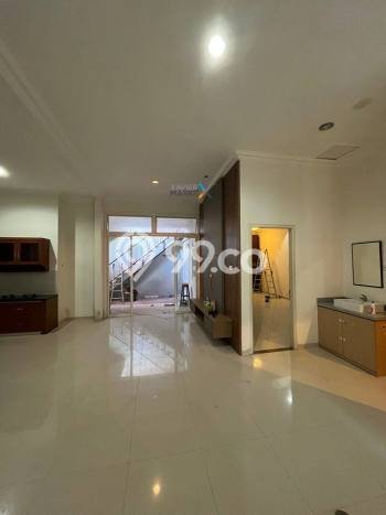Rumah Kontrakan Malang LT 200m2 LB 120m2 Area Araya Rumah Kontrakan Malang LT 200m2 LB 120m2 Area Araya