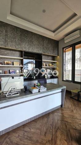 Dijual Rumah Mewah Elegan Dengan View Eksklusif di Tidar, Malang Dijual Rumah Mewah Elegan Dengan View Eksklusif di Tidar, Malang