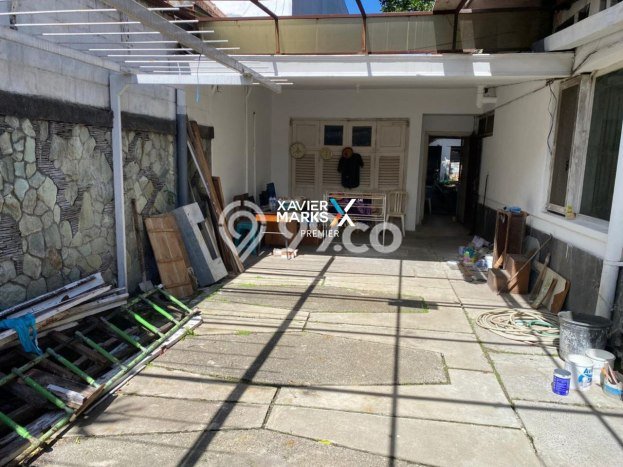 Lokasi strategis! Rumah siap huni disewakan di Klojen LB 300m2 Lokasi strategis! Rumah siap huni disewakan di Klojen LB 300m2