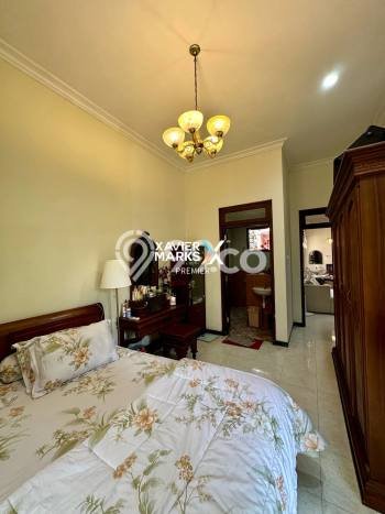 For Sale! Luxury House LT 300m2 Desain Elegan di Malang Kota For Sale! Luxury House LT 300m2 Desain Elegan di Malang Kota