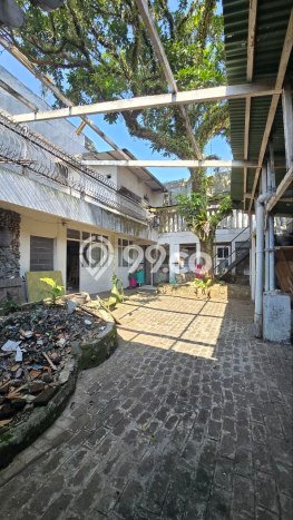 Lokasi strategis! Rumah siap huni dikontrakkan di Klojen LB 300m2 Lokasi strategis! Rumah siap huni dikontrakkan di Klojen LB 300m2