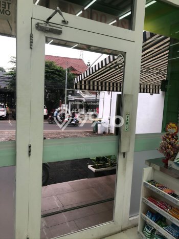 Ruko Dijual di Prime Area Jakarta Selatan Luas 145m2 Ruko Dijual di Prime Area Jakarta Selatan Luas 145m2