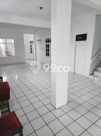 Disewakan! Rumah 13 Kamar Tidur &
4 Kamar Mandi di Pasteur, Bandung Disewakan! Rumah 13 Kamar Tidur &
4 Kamar Mandi di Pasteur, Bandung