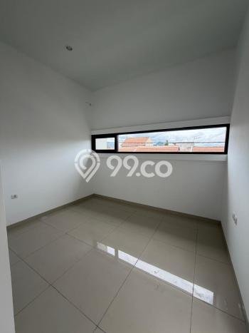 Rumah Luas Asri 3 KT Siap Huni di Taman Kopo Indah Bandung Rumah Luas Asri 3 KT Siap Huni di Taman Kopo Indah Bandung