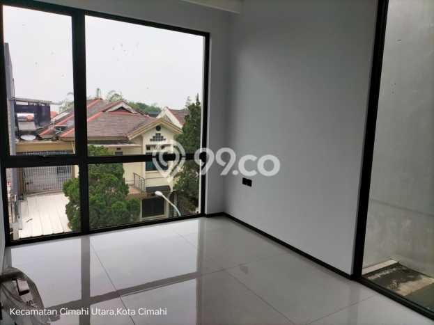 Jual Rumah Mewah Megah Dengan View Eksklusif di Setra Duta, Bandung Jual Rumah Mewah Megah Dengan View Eksklusif di Setra Duta, Bandung