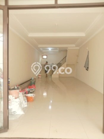 Ruko Disewa di Bekasi dengan LB 112m2 Area Komersial Ramai Ruko Disewa di Bekasi dengan LB 112m2 Area Komersial Ramai