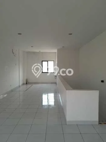 Ruko Area Bisnis di Modernland, Luas 225m2m², Posisi Prima Ruko Area Bisnis di Modernland, Luas 225m2m², Posisi Prima