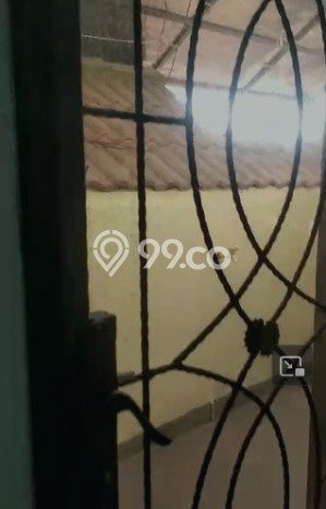Rumah 4 KT 2 KM di Kawasan Taman Royal, Tangerang Rumah 4 KT 2 KM di Kawasan Taman Royal, Tangerang