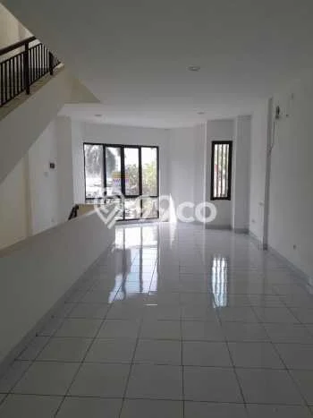 Ruko Area Bisnis di Modernland, Luas 225m2m², Posisi Prima Ruko Area Bisnis di Modernland, Luas 225m2m², Posisi Prima