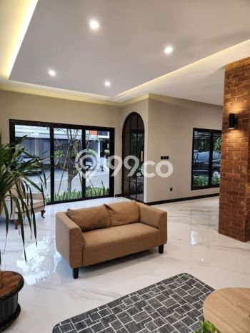 Hunian Elit LB 300m2 Siap Pakai Desain Elegan di BSD, Tangerang Hunian Elit LB 300m2 Siap Pakai Desain Elegan di BSD, Tangerang