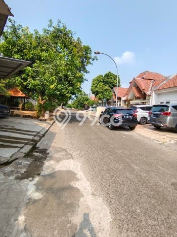 Rumah Mewah LB 230m2 Siap Huni Desain Elegan di Alam Sutera, Tangerang Rumah Mewah LB 230m2 Siap Huni Desain Elegan di Alam Sutera, Tangerang