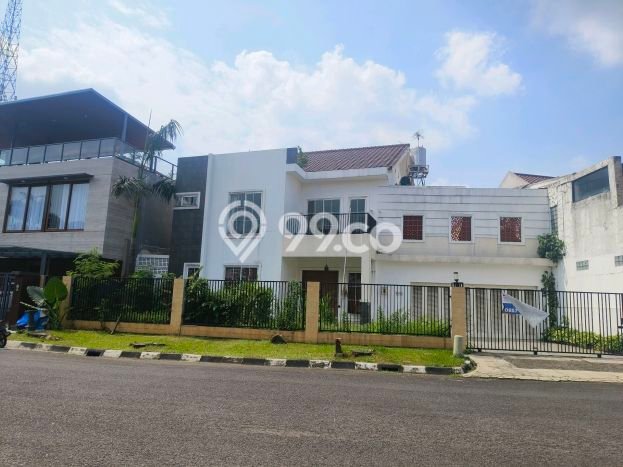 Jual Rumah Luas Megah Dengan View Eksklusif di Modernland, Tangerang Jual Rumah Luas Megah Dengan View Eksklusif di Modernland, Tangerang
