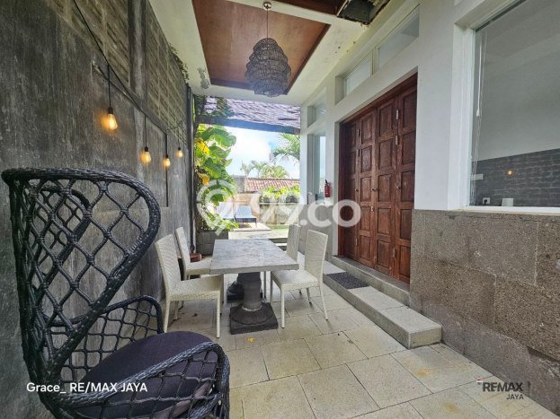 Vila Kawasan , Luas 203m2m², Akses ke transportasi umum Vila Kawasan , Luas 203m2m², Akses ke transportasi umum