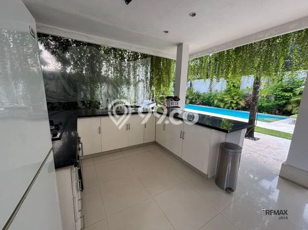 Vila Premium Kawasan , Luas 615m2m², Dekat ke beragam keperluan Vila Premium Kawasan , Luas 615m2m², Dekat ke beragam keperluan