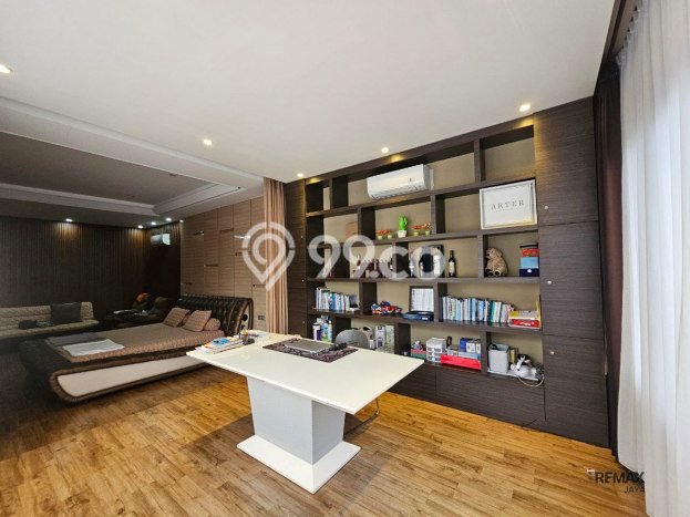 Vila Terawat di , Luas 1197m2m², Posisi Strategis dengan jalan mudah Vila Terawat di , Luas 1197m2m², Posisi Strategis dengan jalan mudah