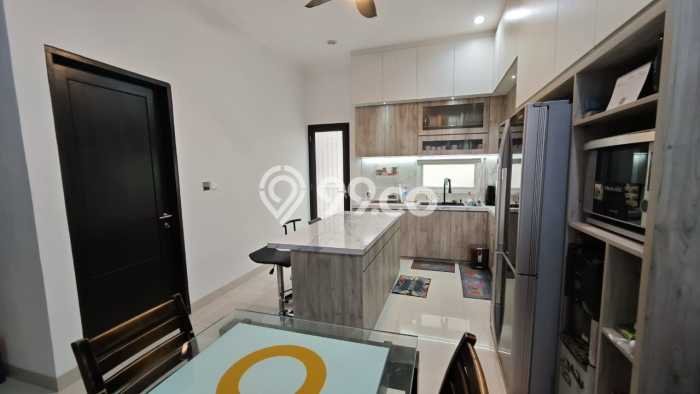 Rumah Modern Cantik 3 KT Bisa Langsung Pindah di BSD Rumah Modern Cantik 3 KT Bisa Langsung Pindah di BSD
