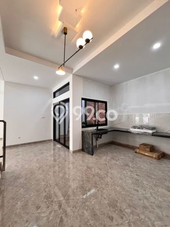 For Sale! Luxury House LT 180m2 Desain Elegan di BSD For Sale! Luxury House LT 180m2 Desain Elegan di BSD