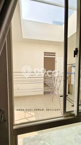 Rumah Elit Modern Siap Huni di Alam Sutera Tangerang Rumah Elit Modern Siap Huni di Alam Sutera Tangerang