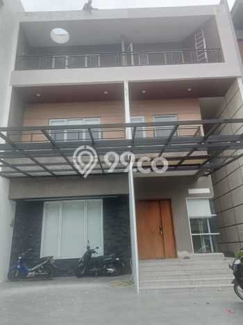 Dijual Rumah Luas Megah Dengan View Eksklusif di Alam Sutera, Tangerang Dijual Rumah Luas Megah Dengan View Eksklusif di Alam Sutera, Tangerang