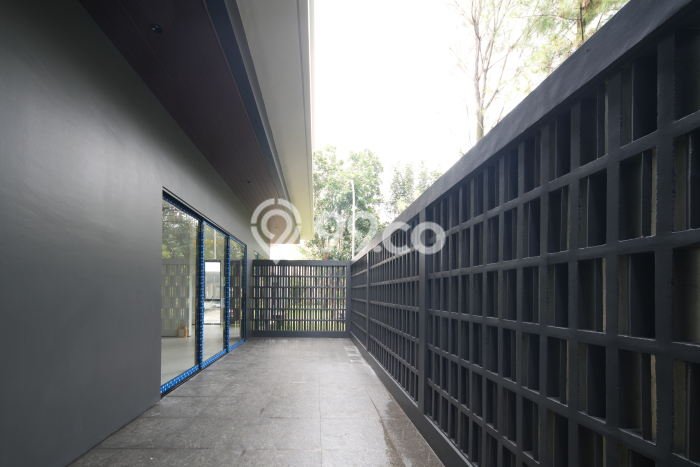 Dijual Rumah Premium dengan Fasilitas Sekitar Komplit di BSD, Tangerang Selatan Dijual Rumah Premium dengan Fasilitas Sekitar Komplit di BSD, Tangerang Selatan
