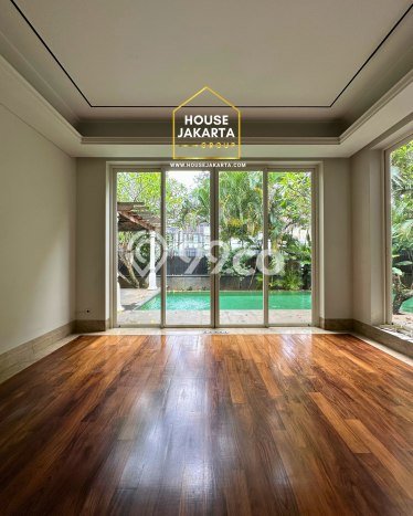 Siap Huni Hunian Elit 4 Kamar di Kebayoran Baru Dekat ke Mana Pun Siap Huni Hunian Elit 4 Kamar di Kebayoran Baru Dekat ke Mana Pun