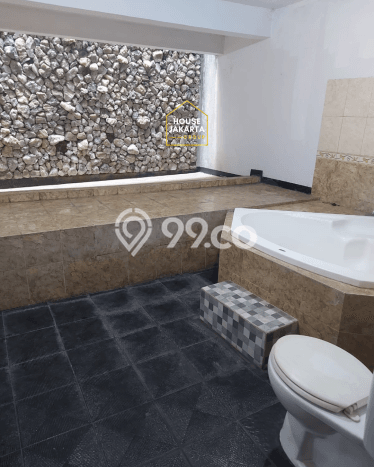 Rumah Elit Modern Tanpa Renovasi di Simprug Jakarta Selatan Rumah Elit Modern Tanpa Renovasi di Simprug Jakarta Selatan