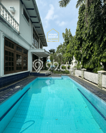 Rumah Elit Modern Tanpa Renovasi di Pondok Indah Jakarta Selatan Rumah Elit Modern Tanpa Renovasi di Pondok Indah Jakarta Selatan