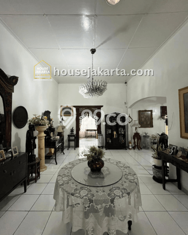 Rumah Elit Modern Tanpa Renovasi di Pakubuwono Jakarta Selatan Rumah Elit Modern Tanpa Renovasi di Pakubuwono Jakarta Selatan