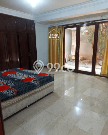 Rumah Elit Modern Tanpa Renovasi di Simprug Jakarta Selatan Rumah Elit Modern Tanpa Renovasi di Simprug Jakarta Selatan