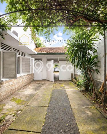 Hunian Eksklusif Siap Huni LT 984m2 di Kebayoran Baru, Jakarta Selatan Hunian Eksklusif Siap Huni LT 984m2 di Kebayoran Baru, Jakarta Selatan