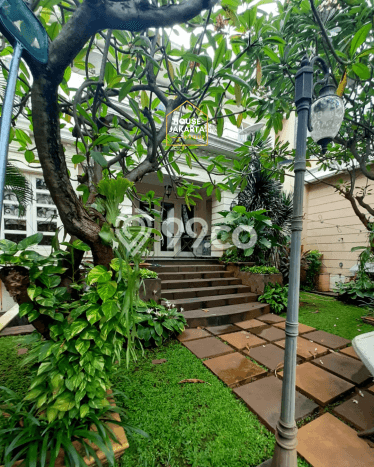Rumah Mewah LB 650m2 Siap Huni Desain Elegan di Gandaria, Jakarta Selatan Rumah Mewah LB 650m2 Siap Huni Desain Elegan di Gandaria, Jakarta Selatan