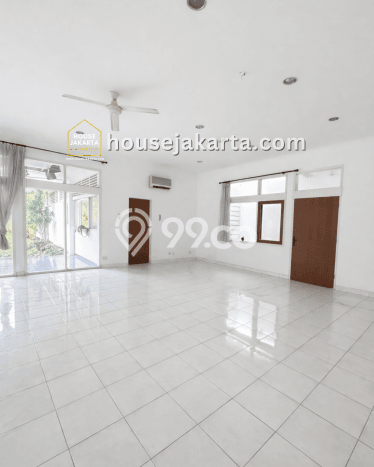 Ready to Use! Luxury House LT 889m2 Desain Modern di Kemang Ready to Use! Luxury House LT 889m2 Desain Modern di Kemang
