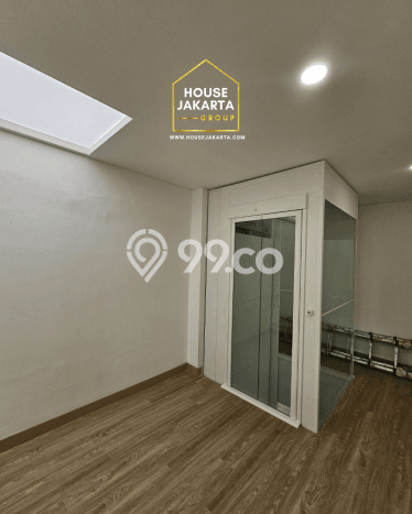Ready to Use! Premium House LT 755m2 Desain Modern di Pondok Indah Ready to Use! Premium House LT 755m2 Desain Modern di Pondok Indah