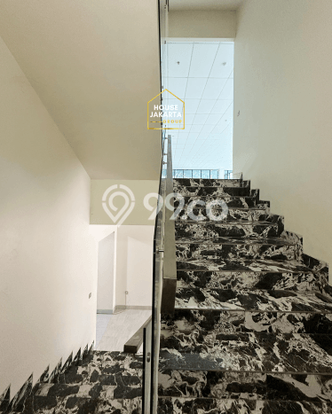 Kantor Dijual di Jakarta Selatan LT 875m2 & LB 2700m2 Lokasi Terbaik! Kantor Dijual di Jakarta Selatan LT 875m2 & LB 2700m2 Lokasi Terbaik!