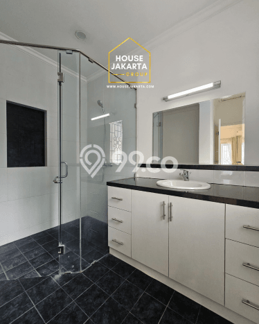 Ready to Use! Premium House LT 755m2 Desain Modern di Pondok Indah Ready to Use! Premium House LT 755m2 Desain Modern di Pondok Indah