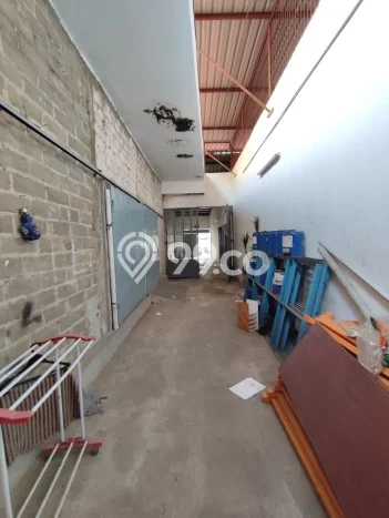 Ruko Kawasan Wahid Hasyim, Luas 700m², Pusat Komersial, Siap Operasi Ruko Kawasan Wahid Hasyim, Luas 700m², Pusat Komersial, Siap Operasi