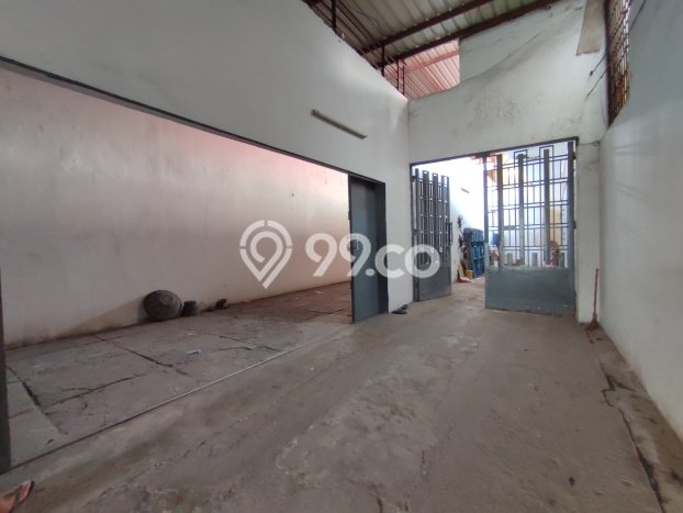 Ruko Kawasan Wahid Hasyim, Luas 700m², Pusat Komersial, Siap Operasi Ruko Kawasan Wahid Hasyim, Luas 700m², Pusat Komersial, Siap Operasi