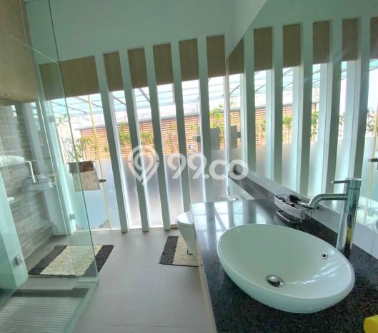 Ready to Use! Premium House LT 675m2 Desain Modern di Setiabudi Ready to Use! Premium House LT 675m2 Desain Modern di Setiabudi