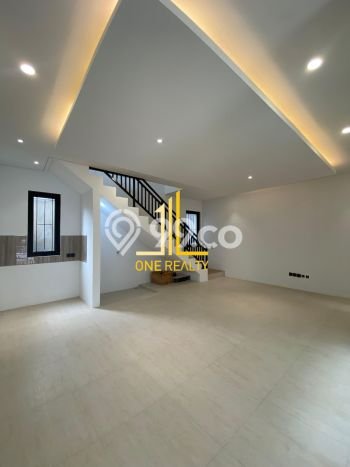 Rumah Modern 3 KT LT 104m2 di Taman Kopo Indah Rumah Modern 3 KT LT 104m2 di Taman Kopo Indah