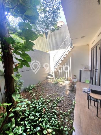 Rumah Mewah LB 200m2 Siap Huni Desain Elegan di Cijagra, Bandung Rumah Mewah LB 200m2 Siap Huni Desain Elegan di Cijagra, Bandung