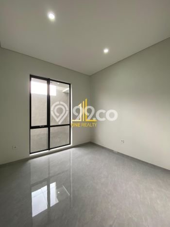 Dijual Rumah Luas Elegan Dengan View Cantik di Setra Duta, Bandung Dijual Rumah Luas Elegan Dengan View Cantik di Setra Duta, Bandung