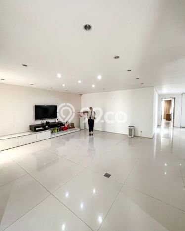 Ready to Use! Premium House LT 544m2 Desain Modern di Kemang Ready to Use! Premium House LT 544m2 Desain Modern di Kemang