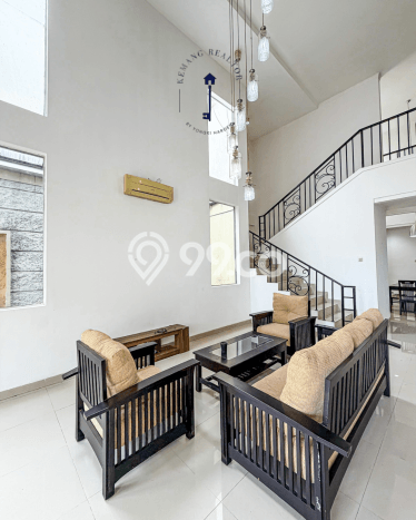 Rumah Mewah LB 577m2 Siap Pakai Desain Elegan di Kemang, Jakarta Selatan Rumah Mewah LB 577m2 Siap Pakai Desain Elegan di Kemang, Jakarta Selatan