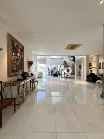 For Sale Rumah Mewah Exclusive di Menteng, Jakarta Pusat For Sale Rumah Mewah Exclusive di Menteng, Jakarta Pusat