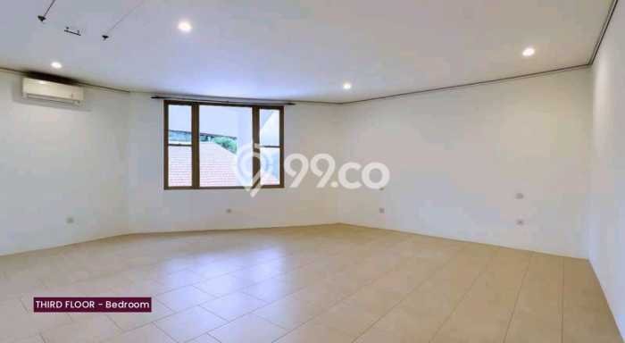 Sewa Rumah Nyaman LT 400m2 / LB 800m2 di SCBD, Jakarta Selatan Sewa Rumah Nyaman LT 400m2 / LB 800m2 di SCBD, Jakarta Selatan
